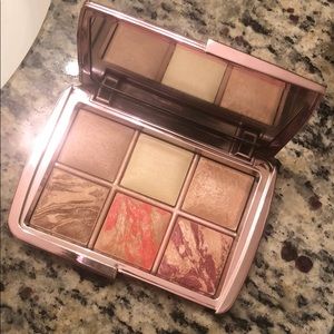Hourglass ambient lighting palette